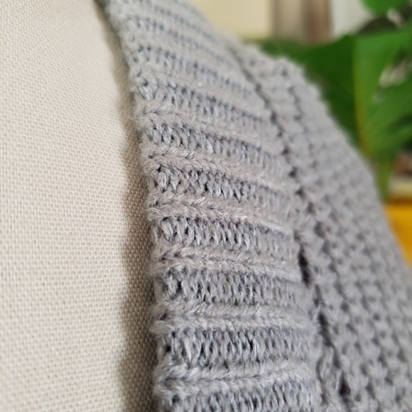 Contemporary Gray Sweater Size Small NEW! - Picture 16 of 16